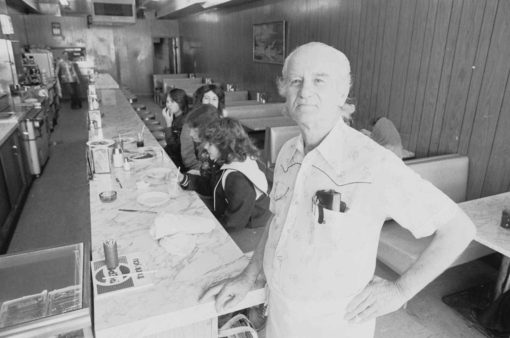 Mike's Cafe